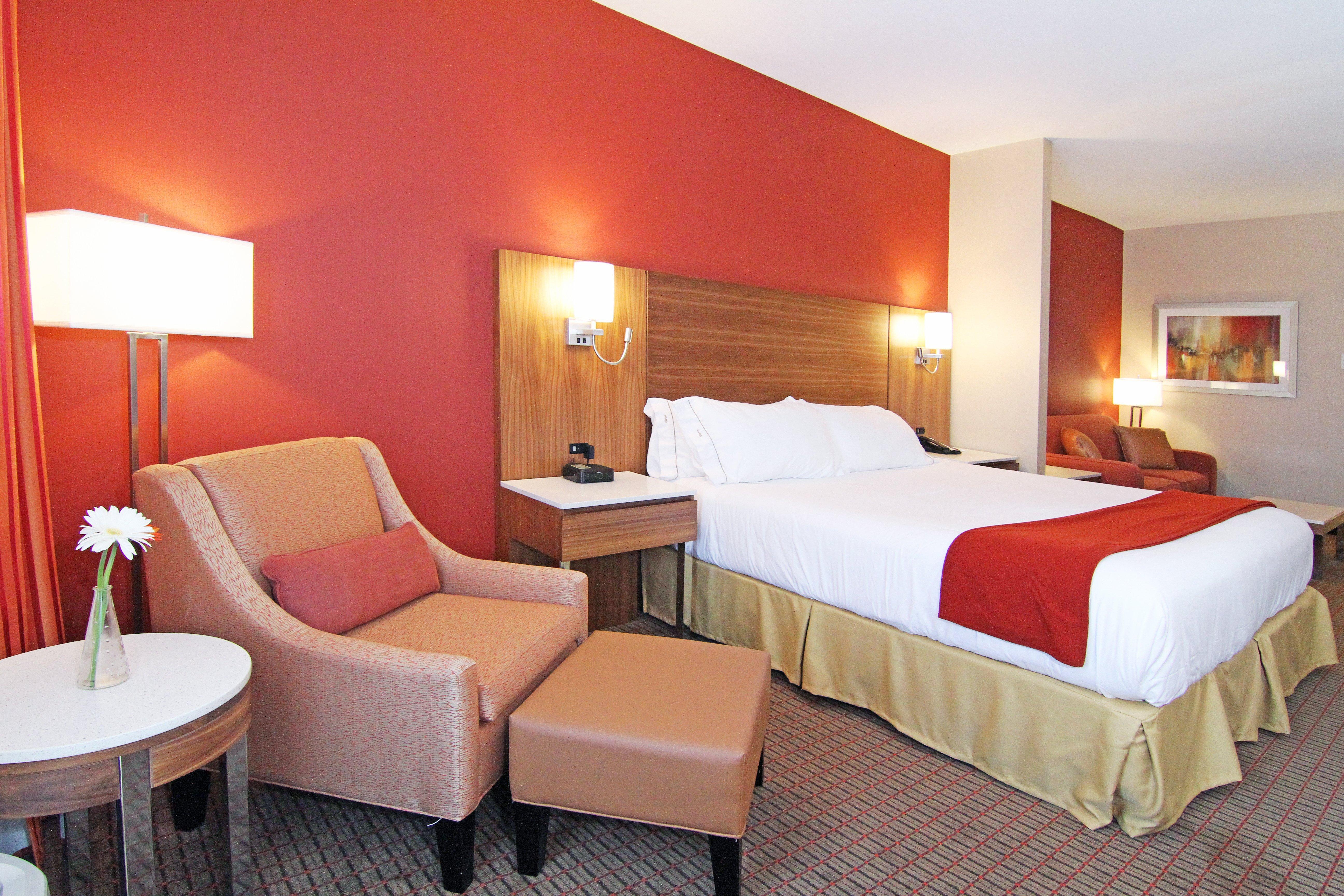 Holiday Inn Express And Suites Calgary University By Ihg Екстер'єр фото