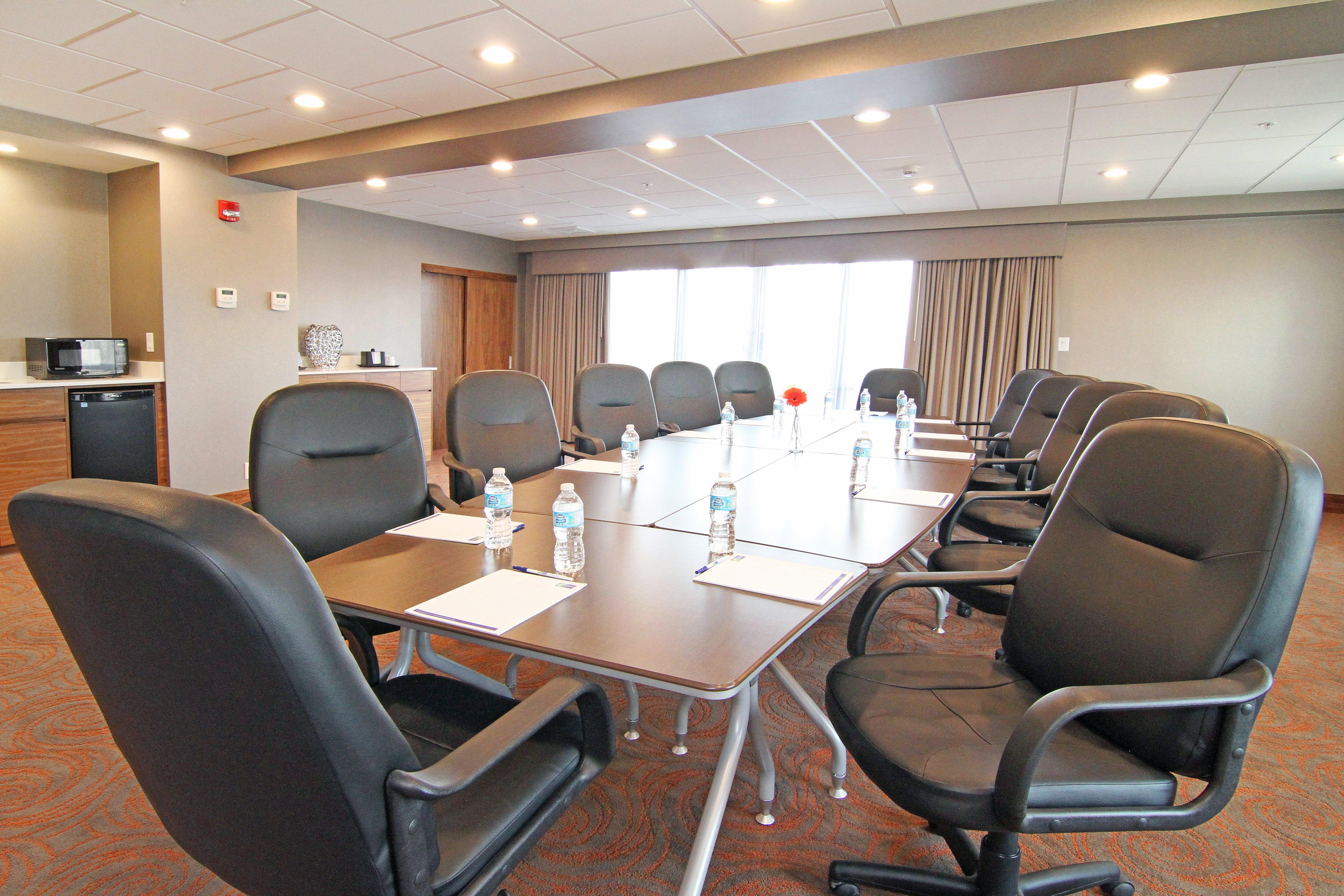 Holiday Inn Express And Suites Calgary University By Ihg Екстер'єр фото