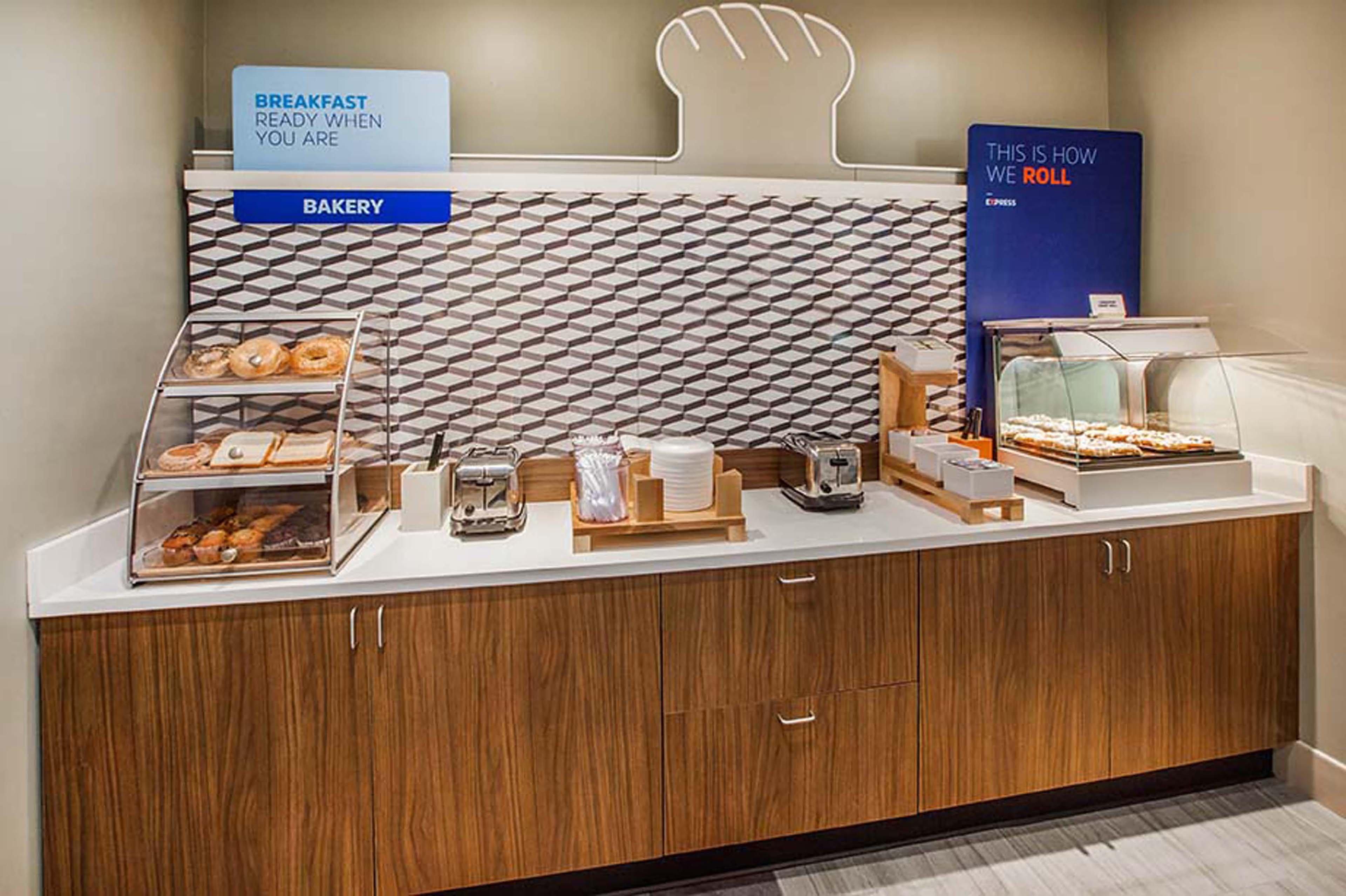 Holiday Inn Express And Suites Calgary University By Ihg Екстер'єр фото