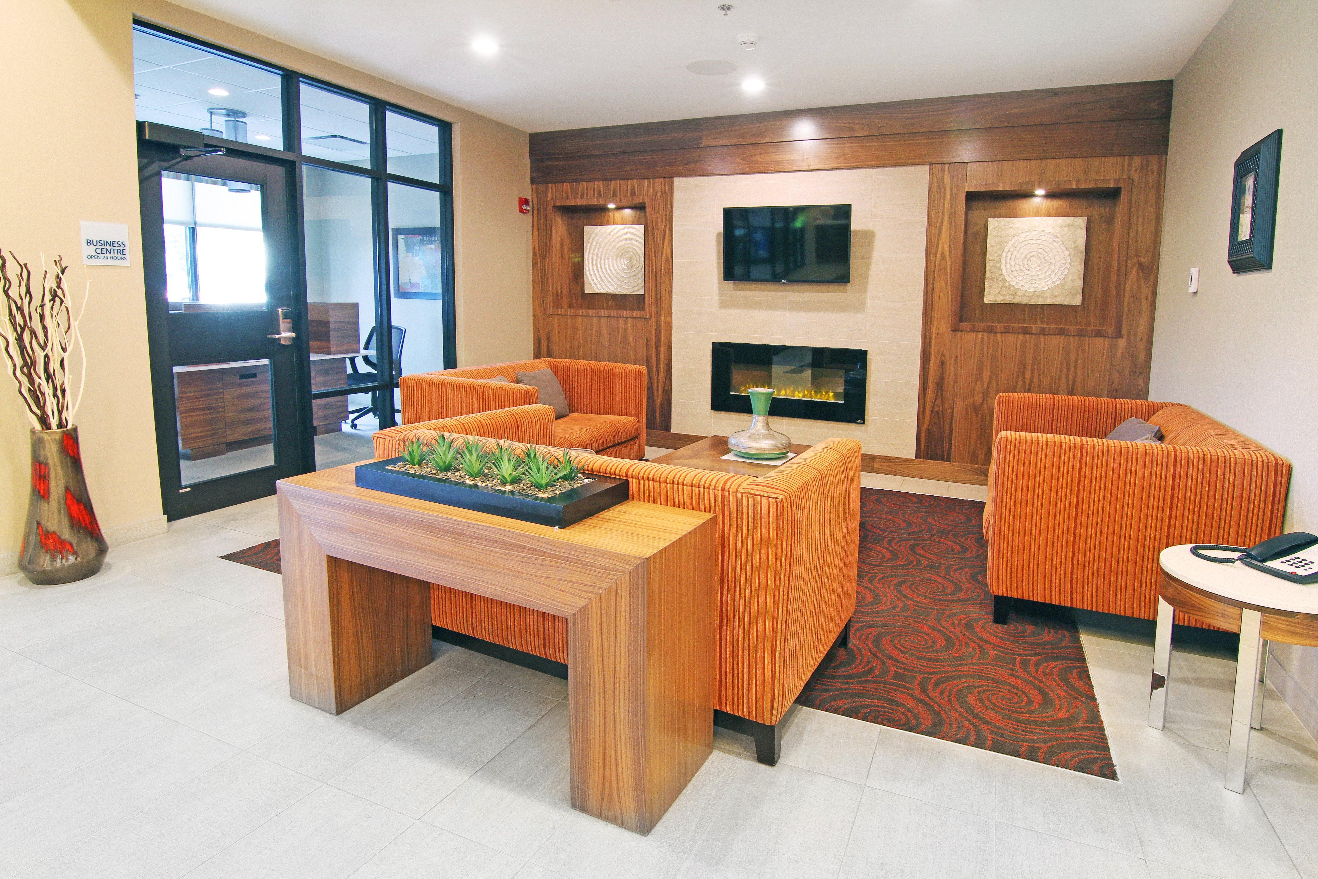 Holiday Inn Express And Suites Calgary University By Ihg Екстер'єр фото