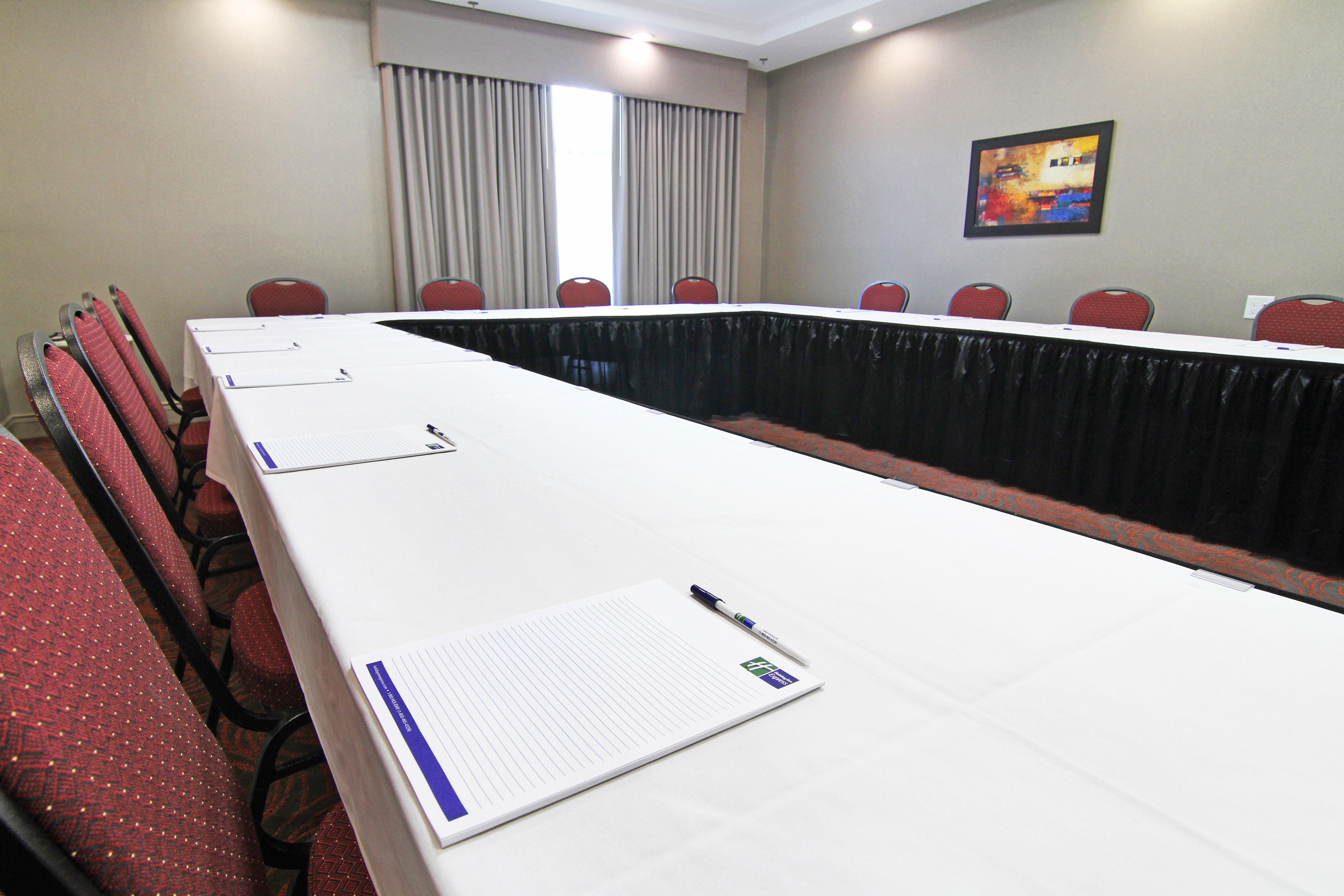 Holiday Inn Express And Suites Calgary University By Ihg Екстер'єр фото