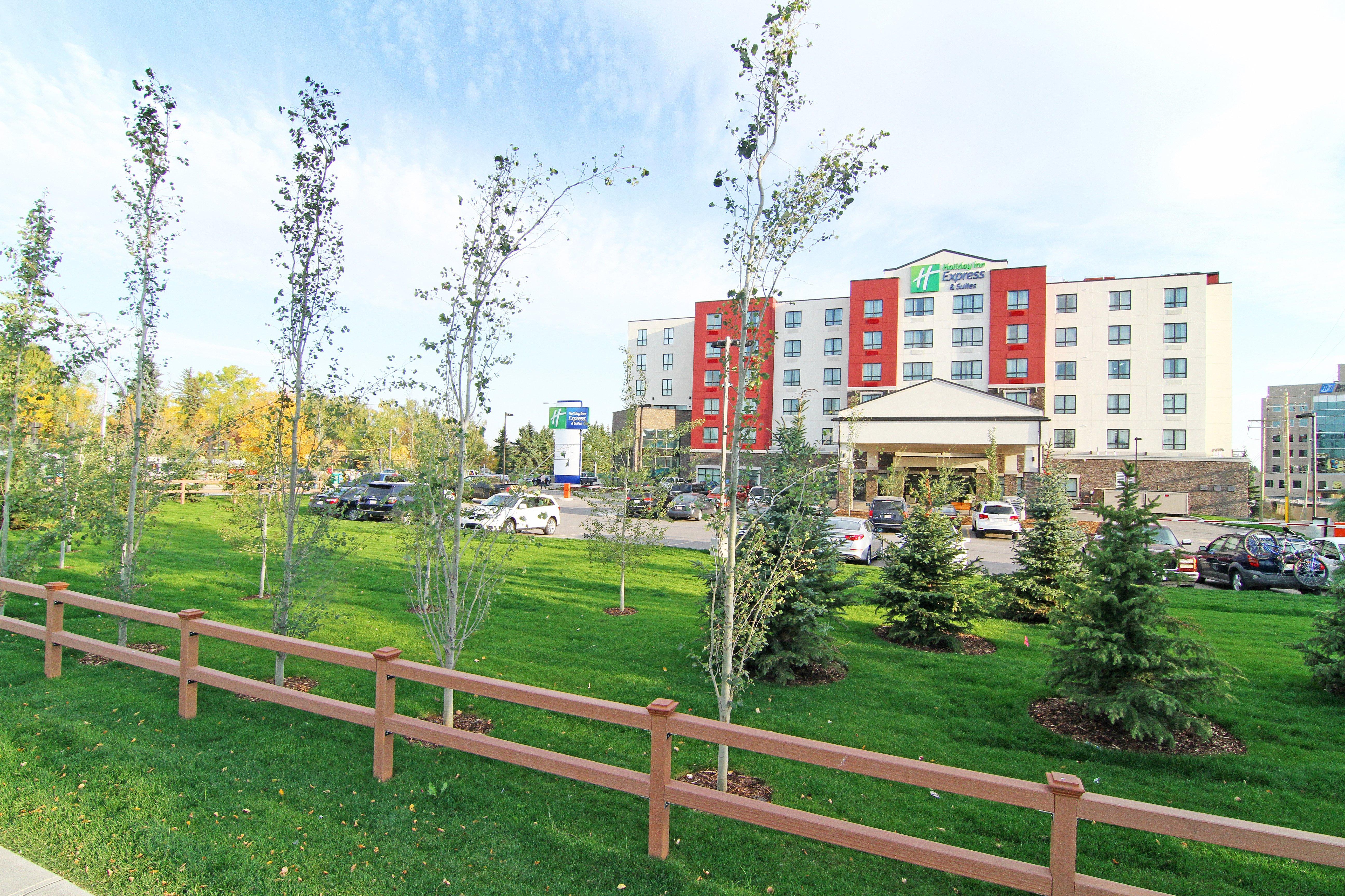 Holiday Inn Express And Suites Calgary University By Ihg Екстер'єр фото